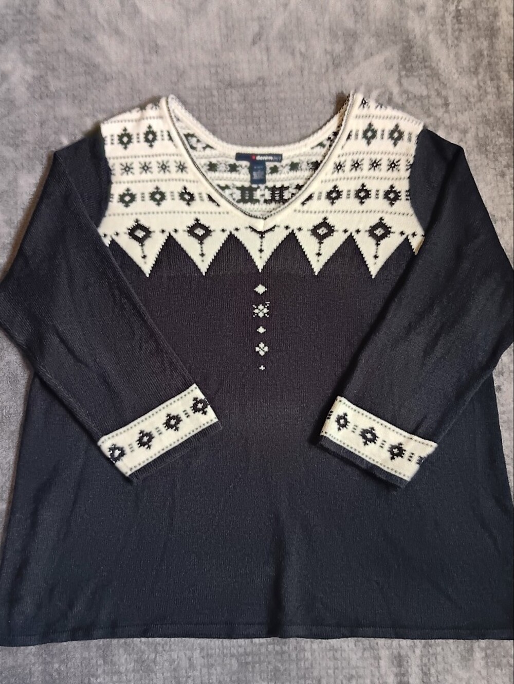 Womens 2X Plus Size Denim 24/7 Navy and Cream Fair Isle V-Neck Sweater